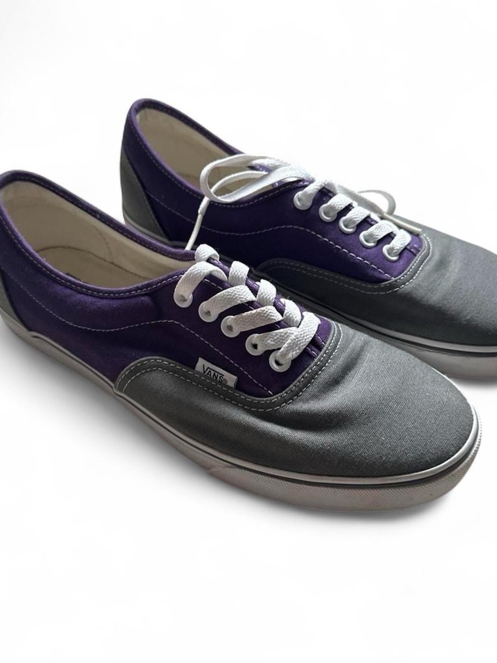 Vans Men’s 9 Two-Tone Purple and Gray Canvas Low-Top Sneakers NWOT